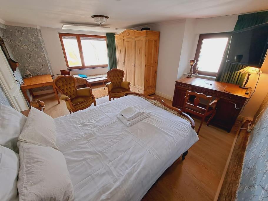 Haus Moselwald - 3 Bedrooms Enkirch Dış mekan fotoğraf